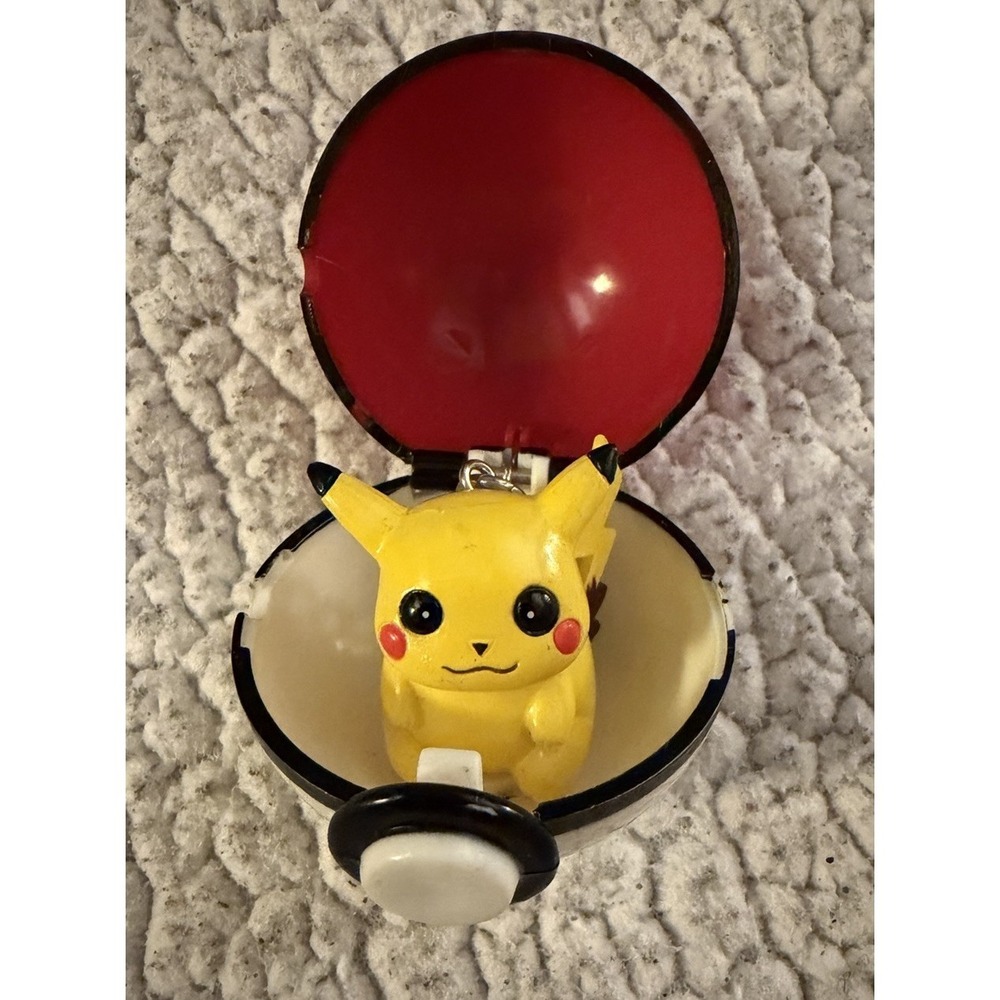 1999 Pokemon Pikachu Basic Fun Keychain w/ Pokeball Read - Picture 6 of 10